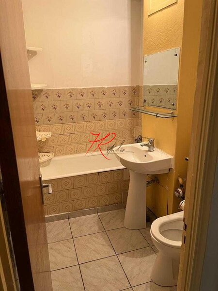 Doamna Ghica/ Colentina Vanzare garsoniera decomandata